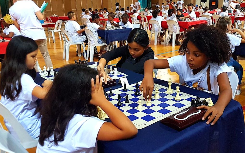 St-Denis : Les échecs à l’école, la tactique pour atteindre la réussite