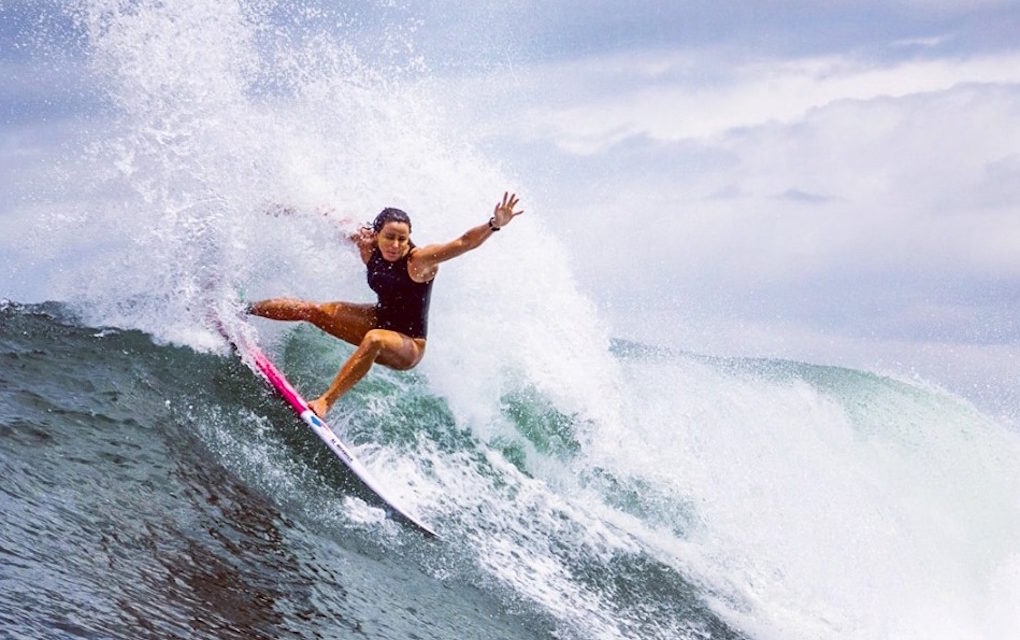 La surfeuse réunionnaise Johanne Defay décroche son ticket pour les JO de Tokyo