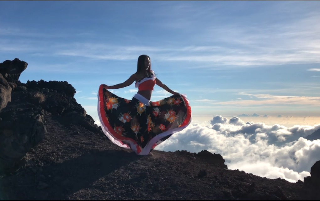 Vidéo : Un maloya au sommet du Piton des Neiges pour célébrer la Fêt Kaf
